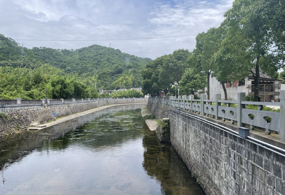 Šiandien pietinėje Ningbo dalyje lyja nuo vidutinio iki stipraus lietaus