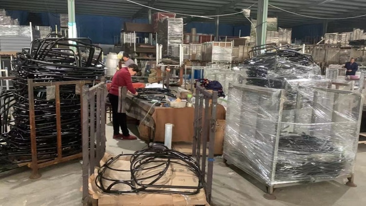 Lauko sūpynių rinkinys iš mūsų kliento yra 60% baigtas