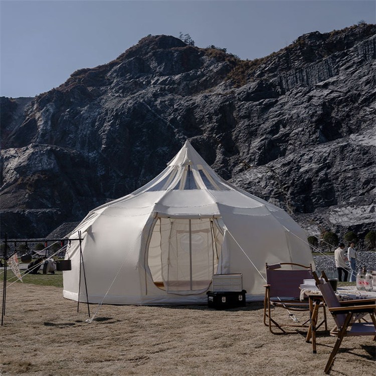 Kokius „YMOUTDOOR Outdoor Canvas Bell“ palapinės pranašumus „Glamping“ verslui suteikia?